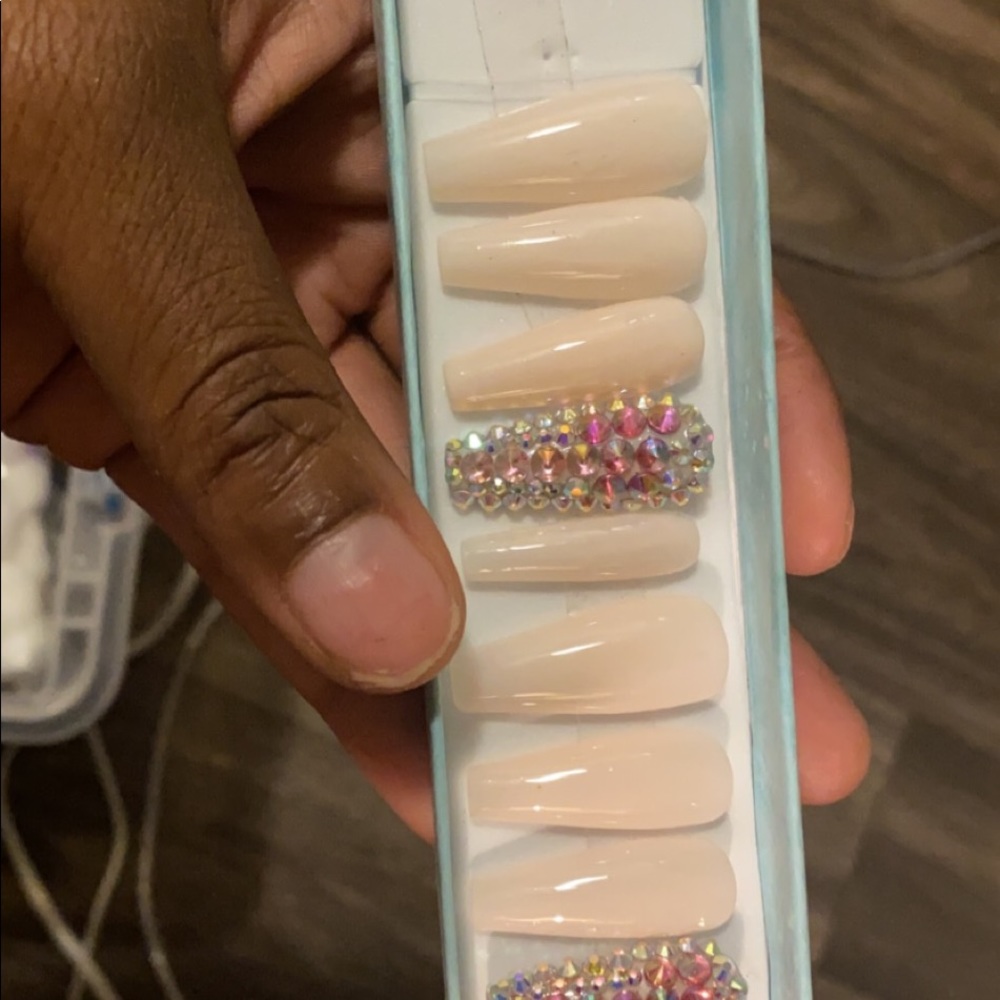 Custom press on nails - Picture 10 of 16